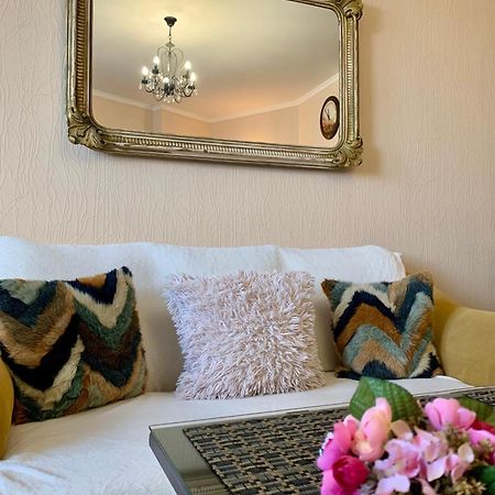 Apartment Alla แชร์นีฮีฟ ภายนอก รูปภาพ